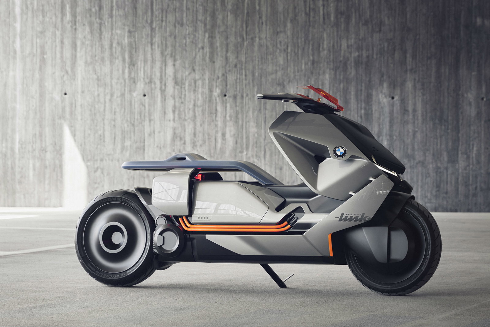 This wooden motorcycle runs on algae oil